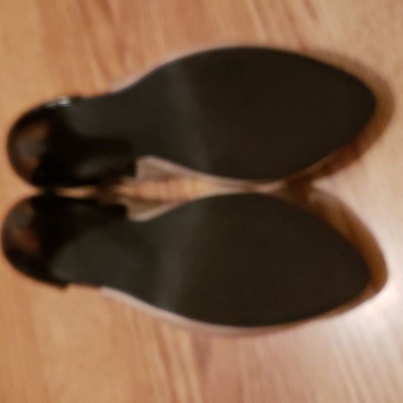 Beige and Black Heels - Picture 4 of 4